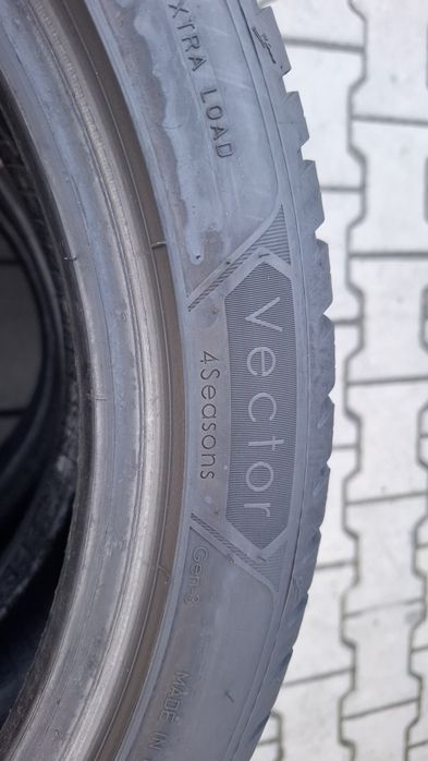 215/45/17 GoodYear Vector4season Gen-3