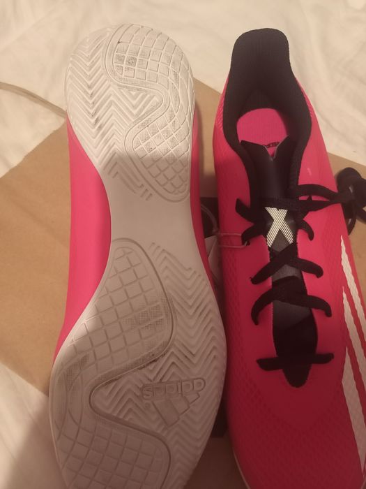 Футзалки        adidas р42