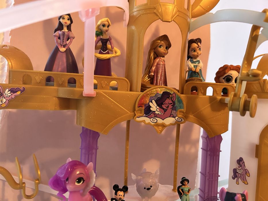 Ігровий набір My Little Pony Літаючий замок поні (56см)