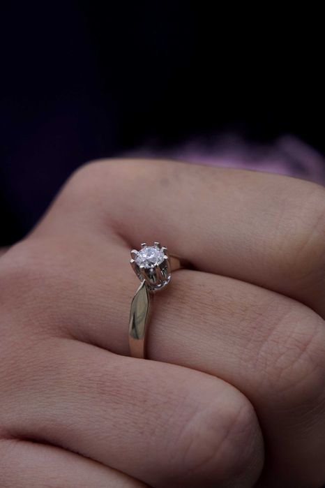 Złoty pierścionek 14k z brylantem  0,40ct