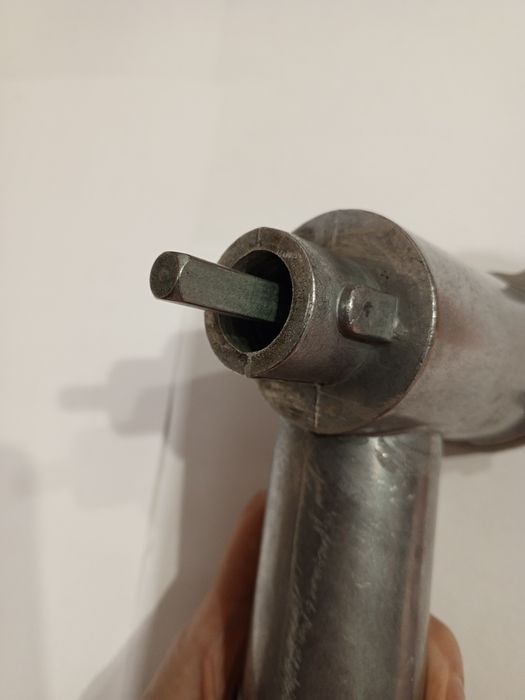 Запчасти на электромясорубку.