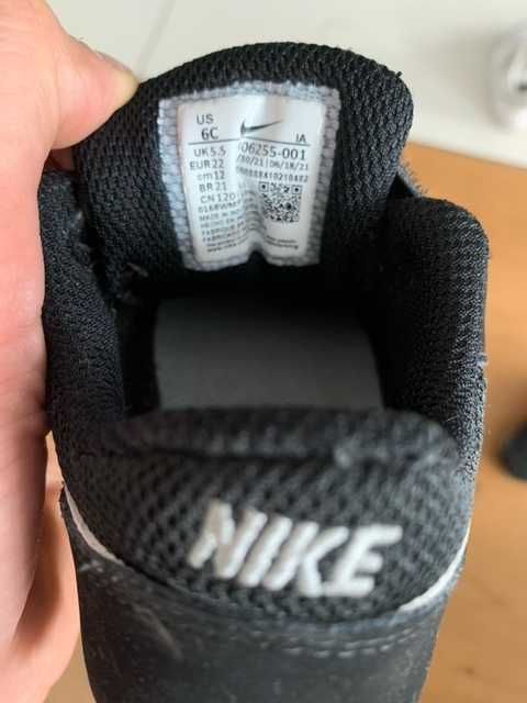 Buty Nike czarne rozmiar 22