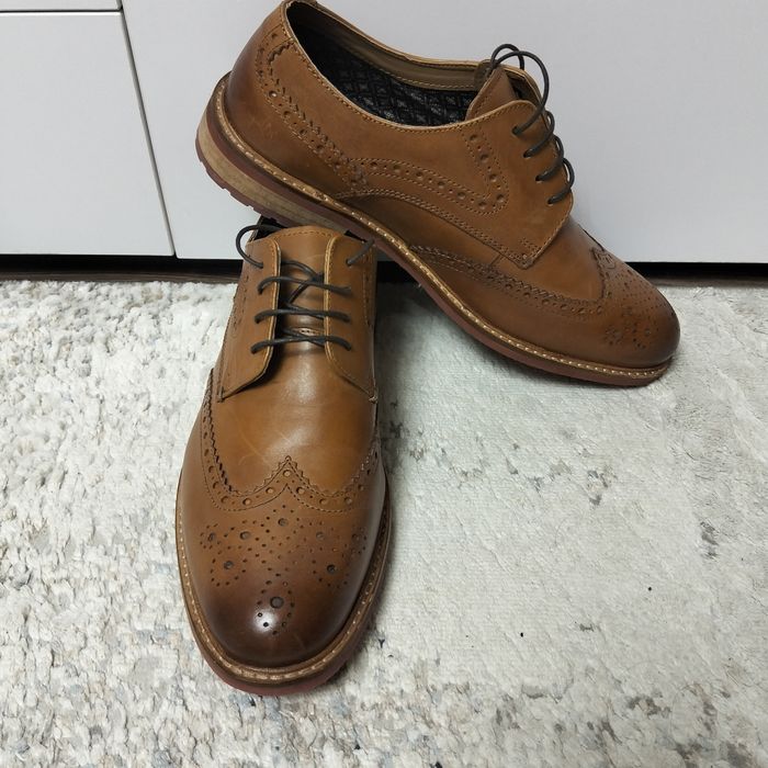 Чоловічі туфлі, броги