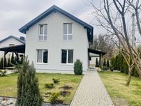 Продажнового  будинку з ремонтом ділянка 6 сот поруч Зимна Вода!
