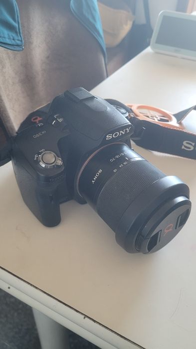 Máquina fotográfica Sony Alpha A 390 com extras