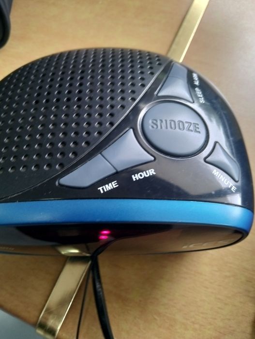 Radio relógio despertador esta novo