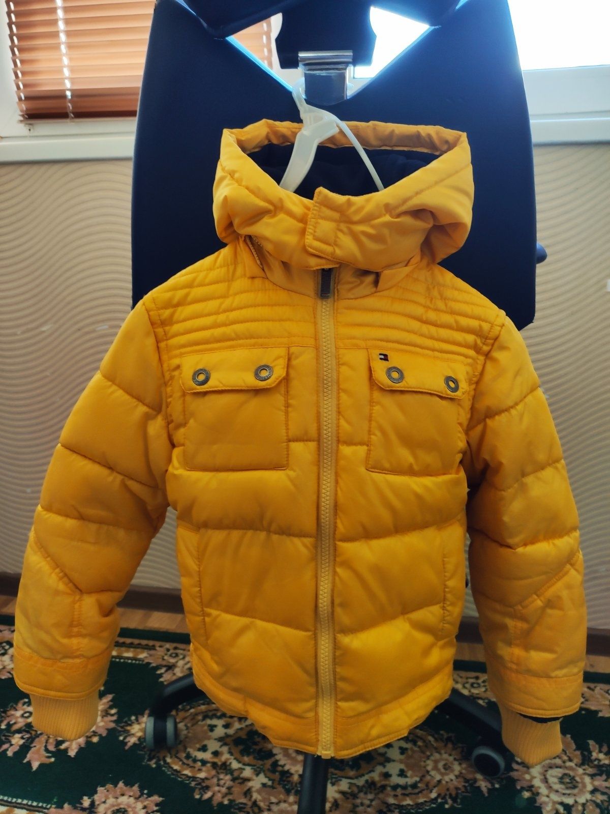 Куртка Tommy Hilfiger 5-6 лет демисезонная на синтепоне