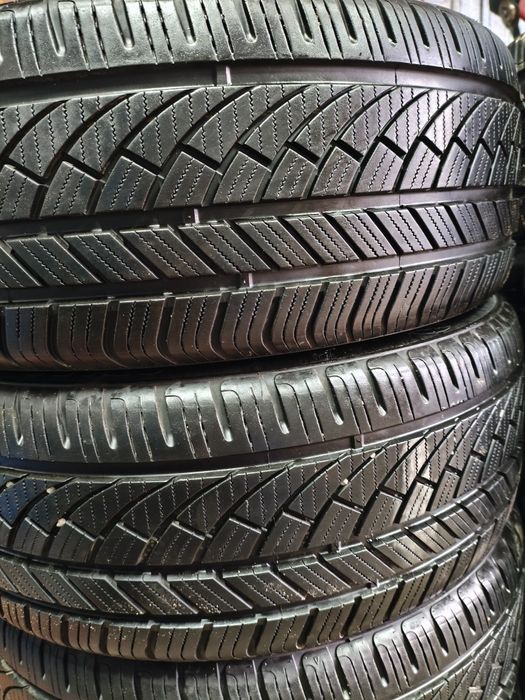 Komplet pięknych oponek całorocznych 225/45/18  z 2021r Super stan