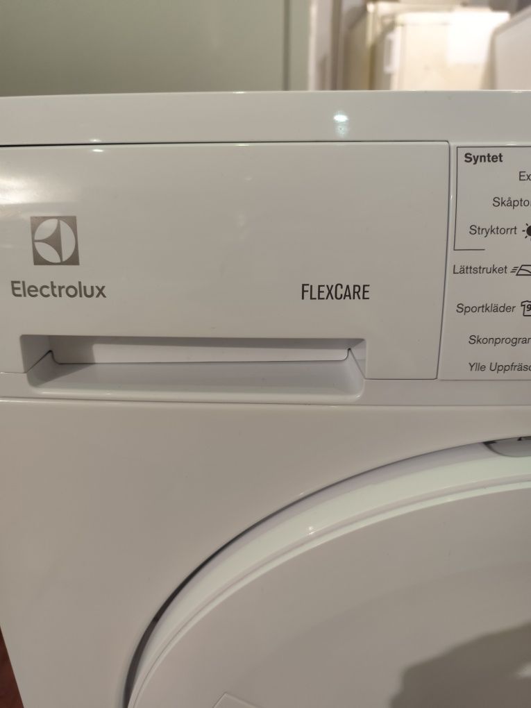 Suszarka kondensacyjna Elektrolux.