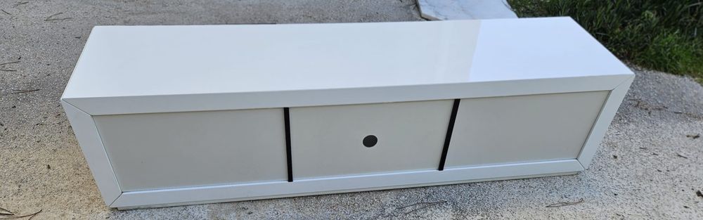 Móvel sala / TV branco e preto lacado