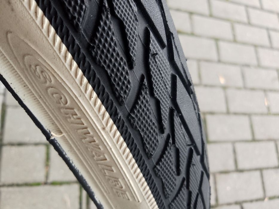 Super opona rower. Schwalbe Active cruiser 28x1,6 (42x622) biały bok