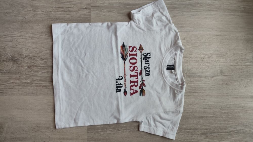 Biała koszulka t-shirt Starsza siostra Lila Liliana 98