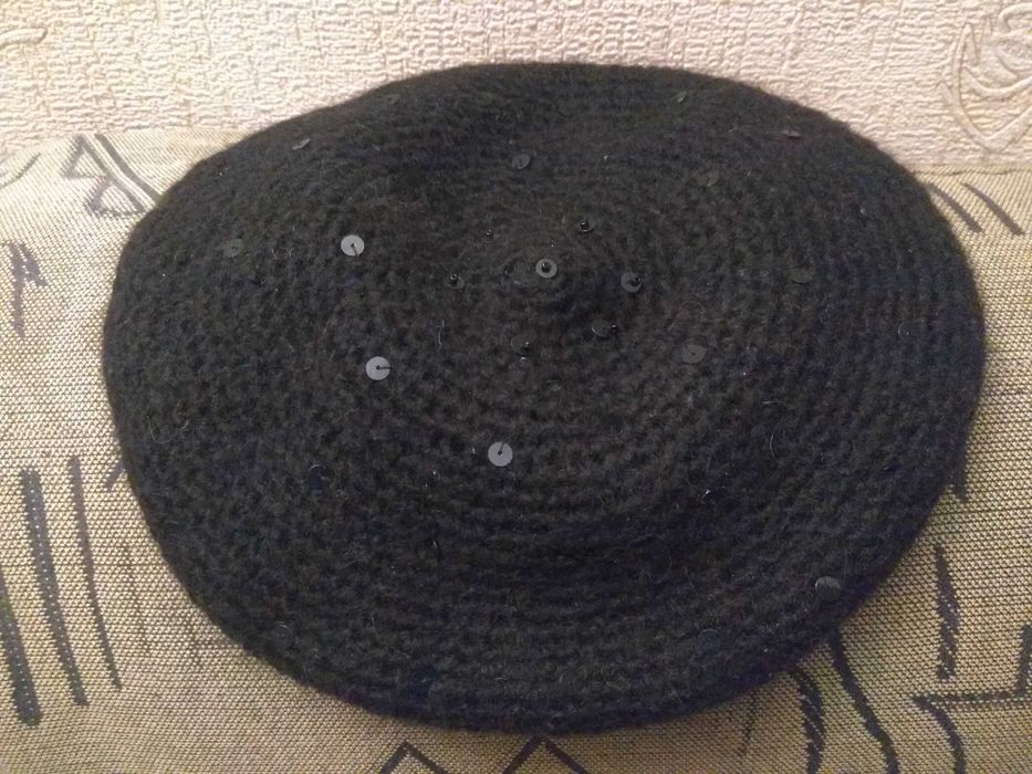 Берет в'язаний вовняний чорний