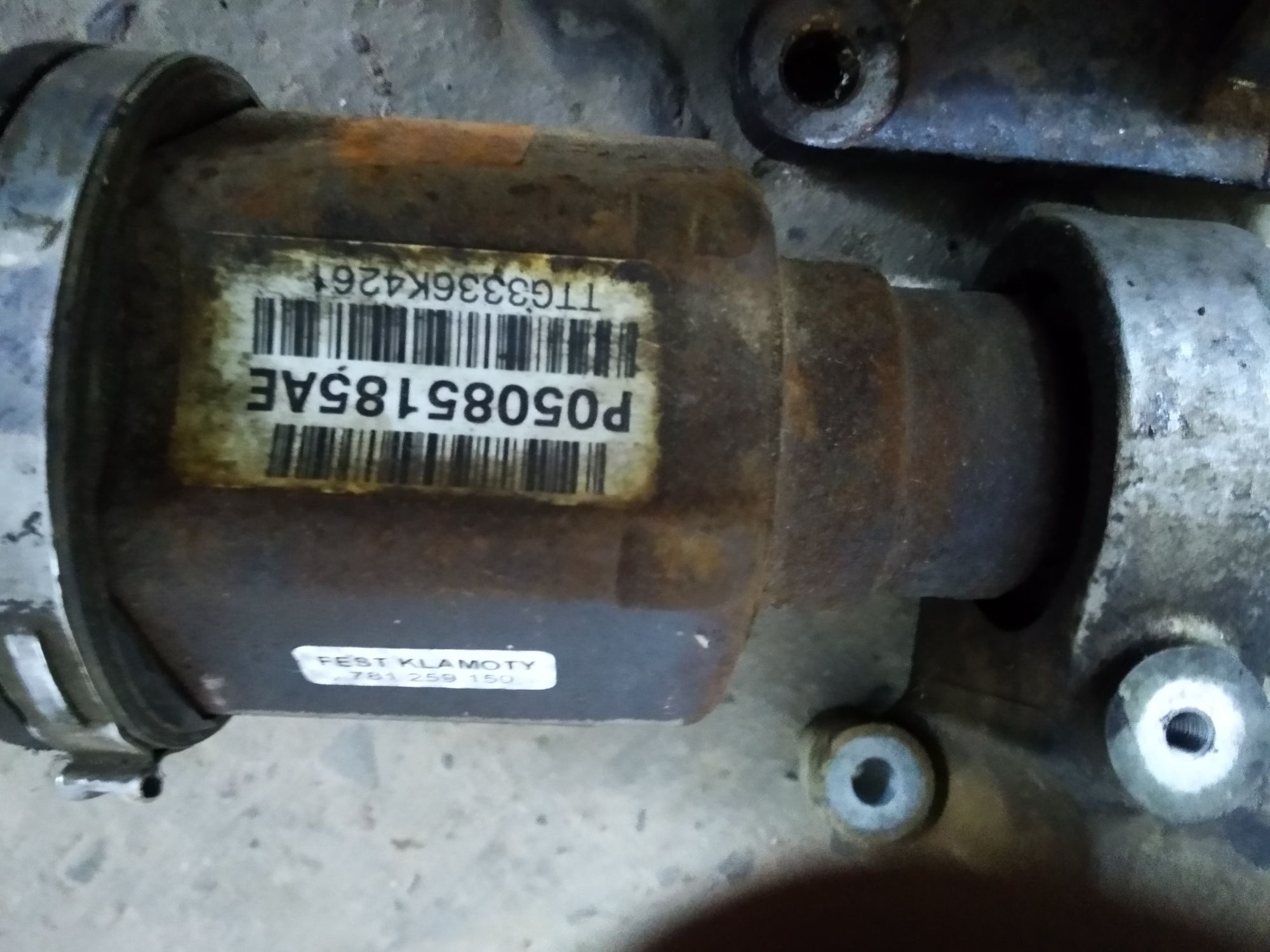 Полуось, привід Додж, крейслер 05085096AD ,P05085185AE ..