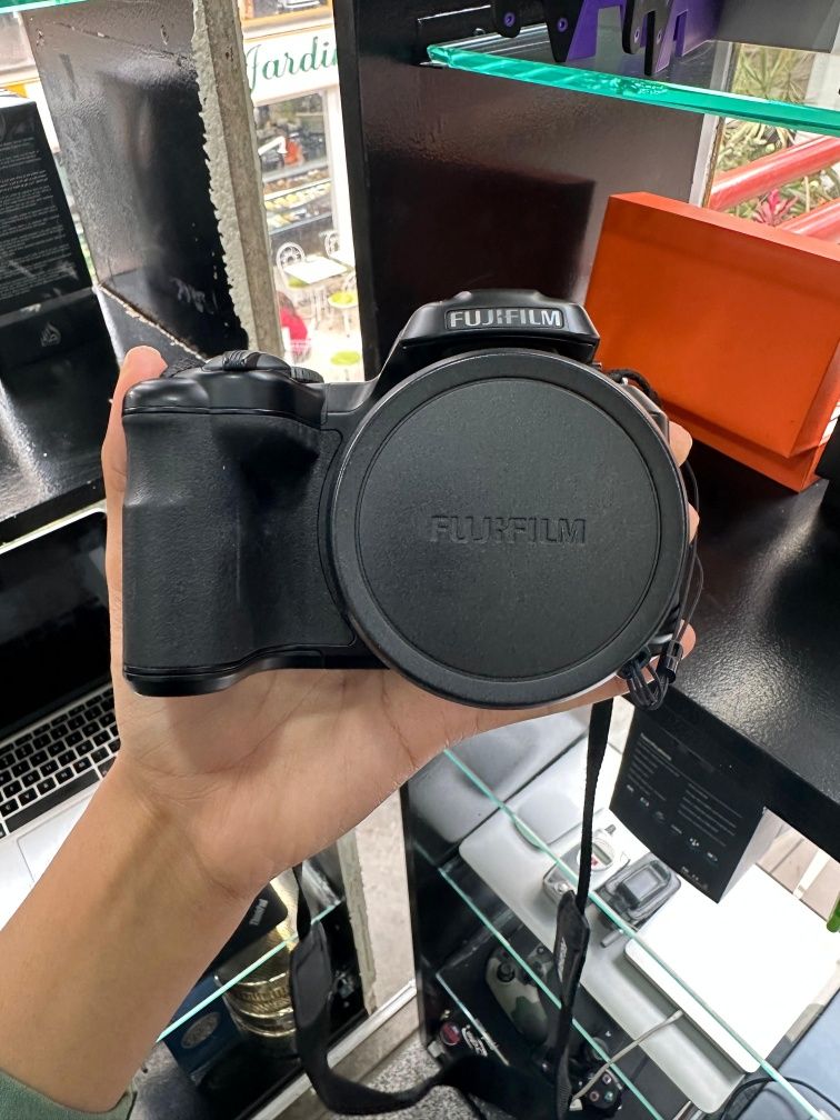 Câmara Fujifilm FinePix S8650 – 16MP, Zoom 36x – Usada (Muito Boa Cond