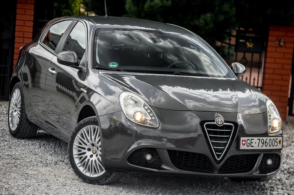Alfa Romeo Giulietta 1,4 Turbo Podgrzewane Fotele Tempomat Klimatyzacja Nowy Rozrząd