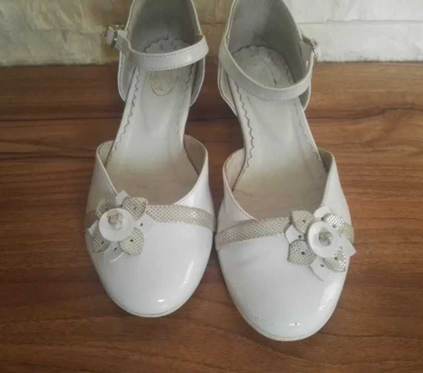 Buty komunijne dziewczęce 34 buty do Komunii białe baleriny czółenka