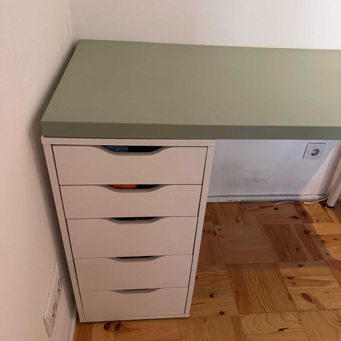 Table top with legs