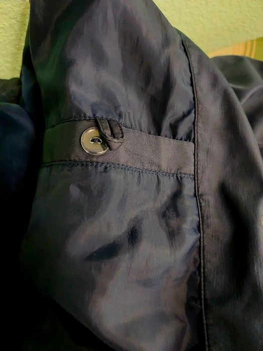 Куртка-ветровка с капюшоном 54-56 размера