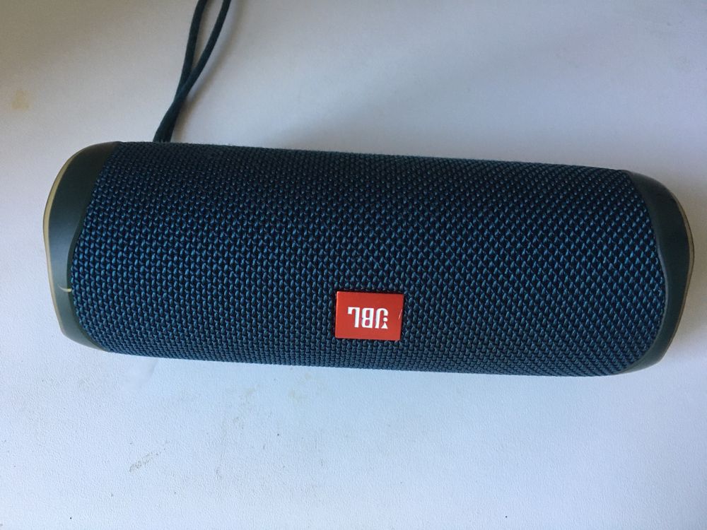 Jbl flip 5 все работает как новая