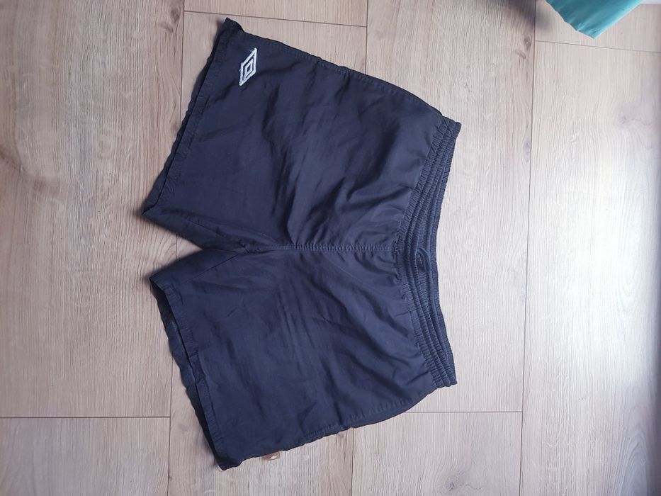 Sportowe spodenki szorty meskie marki Umbro rozmiar 2XL.