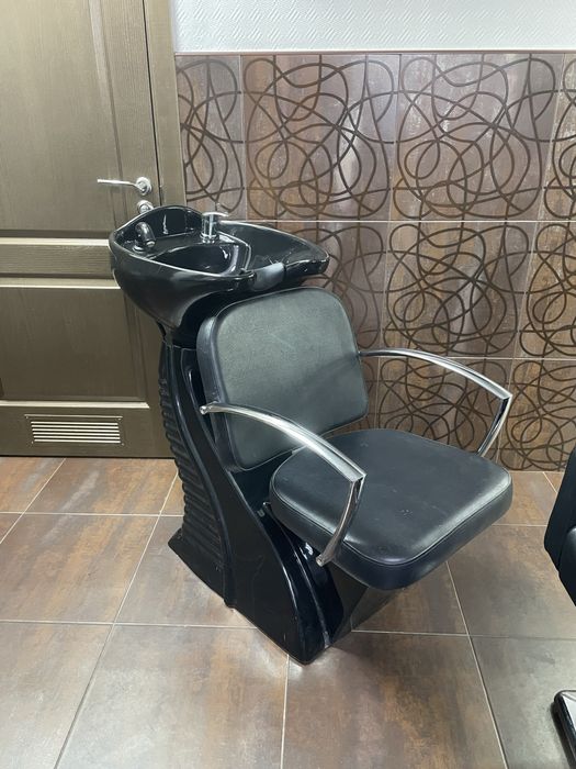 Мийка перукарська Італія