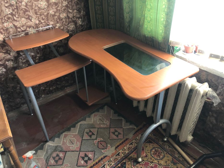 Стіл компьютерний