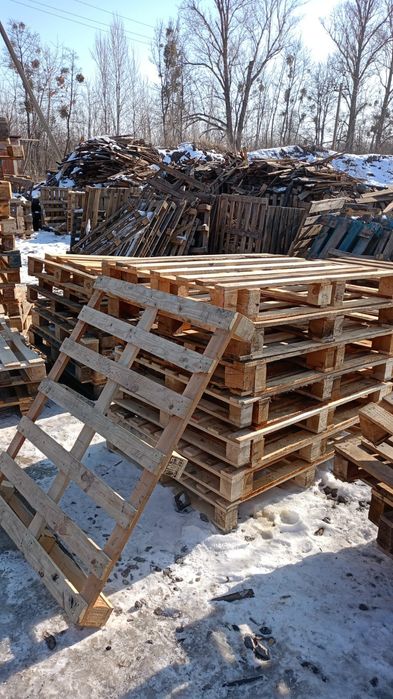 Піддони дерев'яні  б/в з доставкою Верхівцеве
