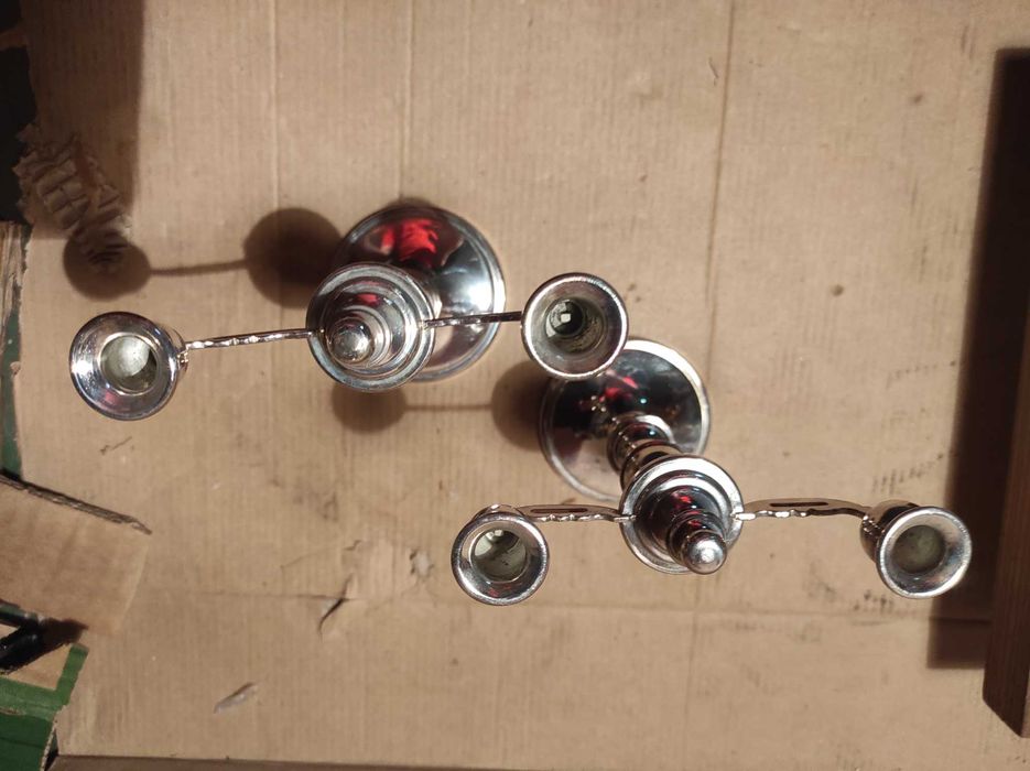 Świecznik stalowy polerowaney.