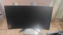 Zakrzywiany monitor Lenovo z wadą