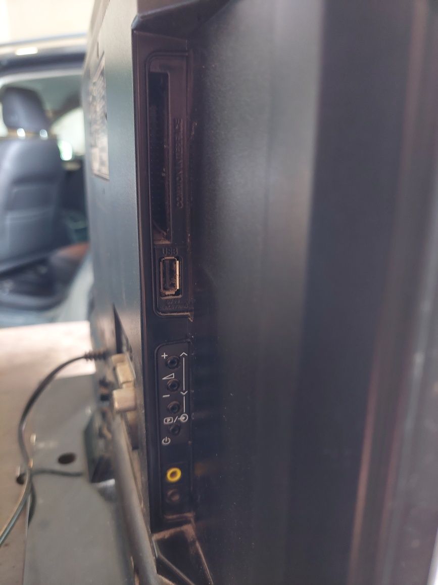 Telewizor toshiba 22 całe uszkodzony