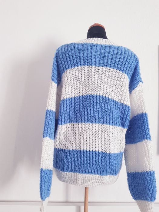 Sweter damski w paski marki Sinsay rozmiar S/M/L/XL.