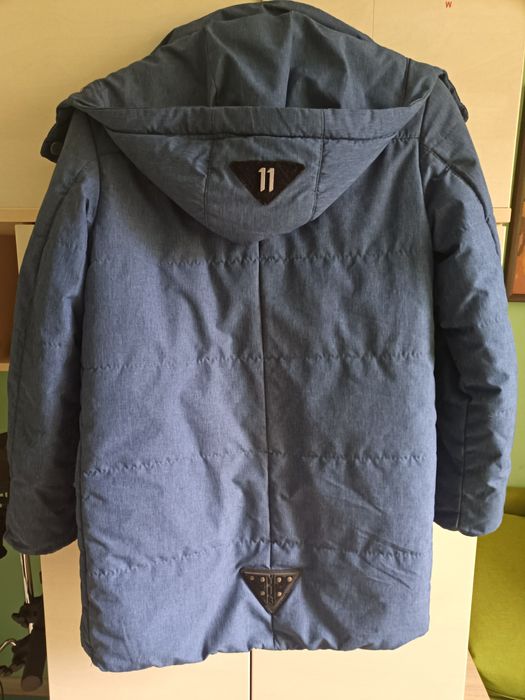Дві курточки на дитину 8-11 рокув віддам