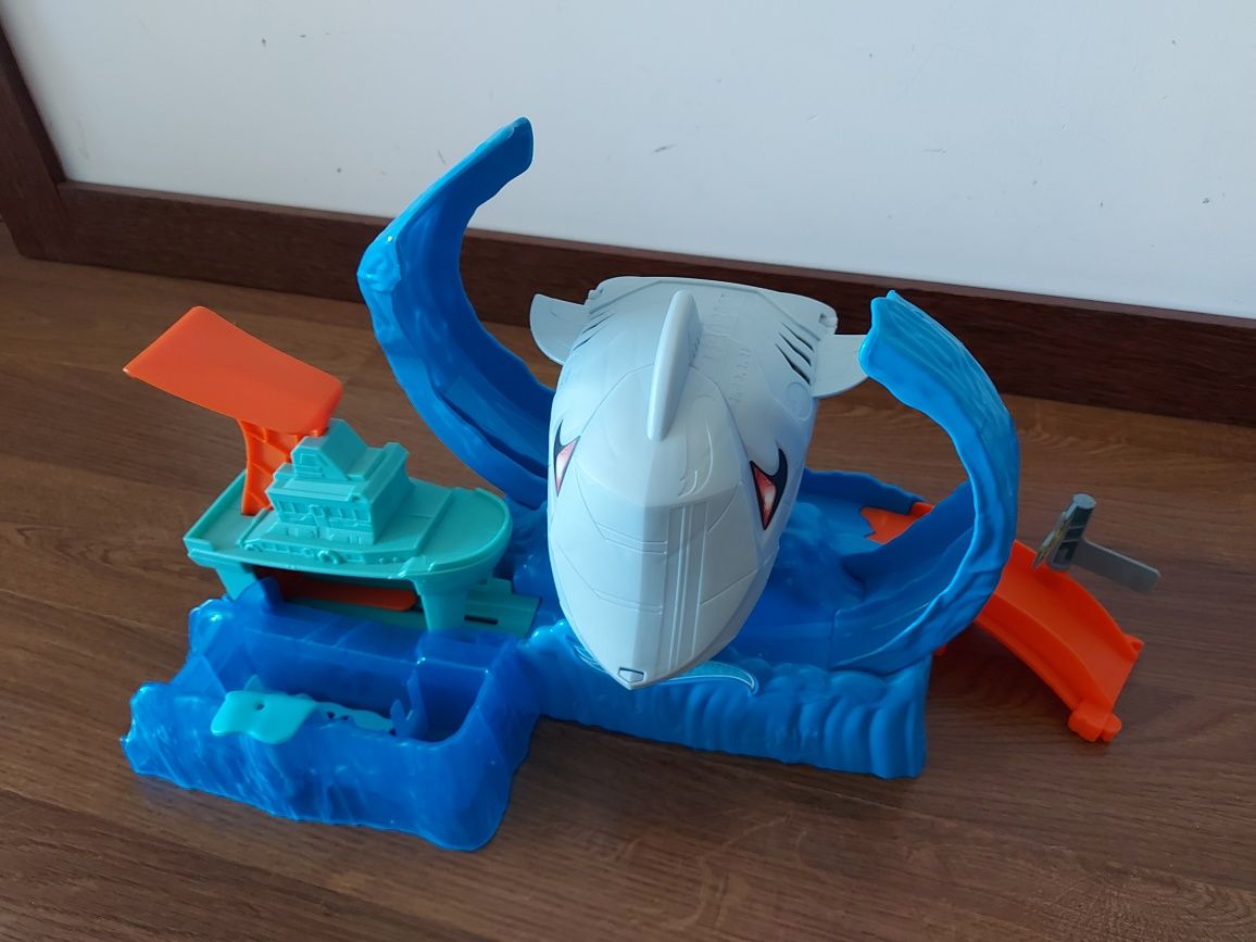 Hot Wheels Robo Shark Frenético
