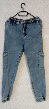 Spodnie jeans z kieszeniami firma House