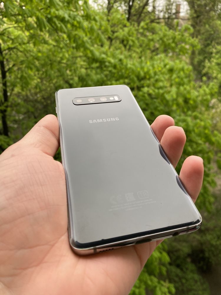 Смартфон Samsung S10+ plus 8/128