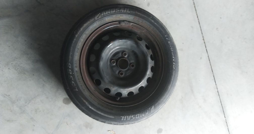 Pneu e jante R15