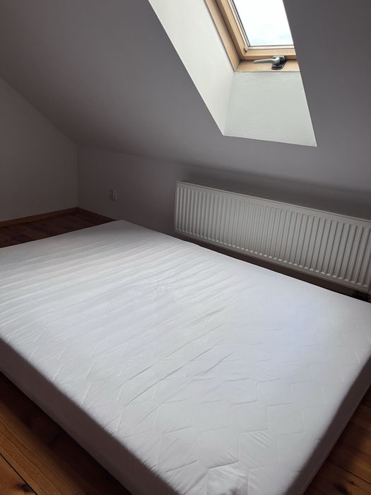 Materac piankowo-sprezynowy 140x200cm