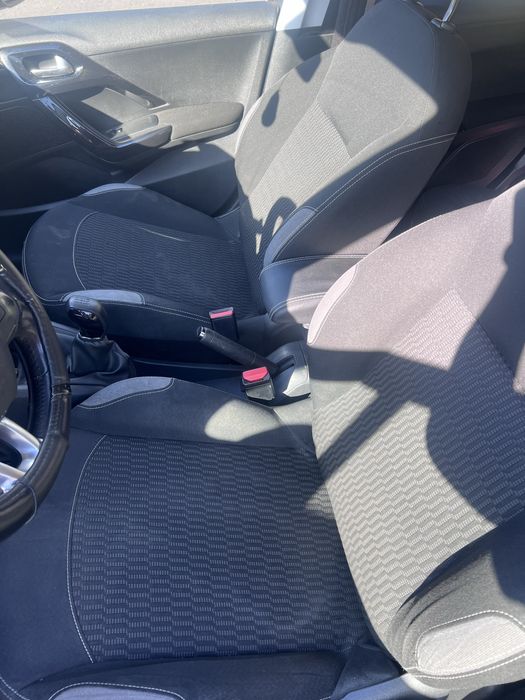 Peugeot 208 PureTech