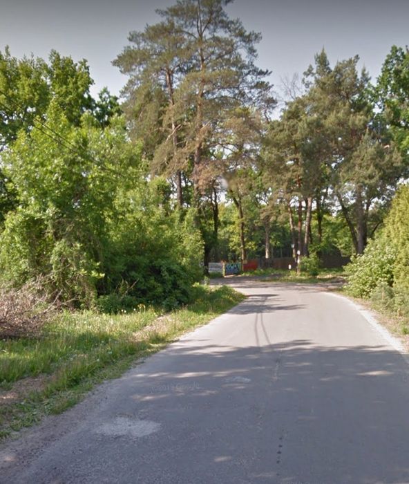Лісники .вул Підлісна ,р-н.Стежки ділянка 15 сот.Поруч ліс