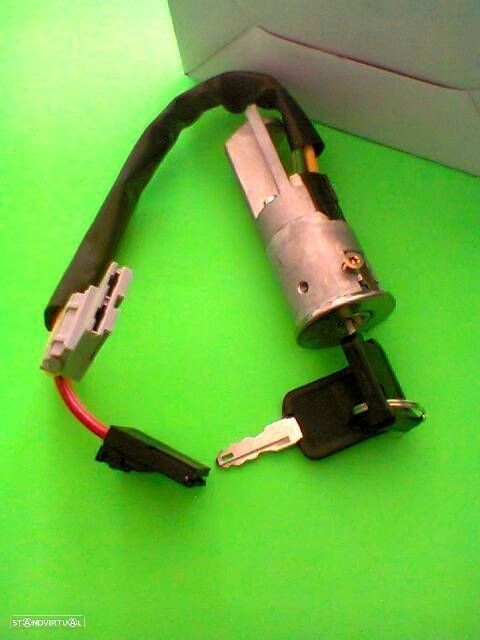 Canhão da ignição com chaves do Renault Clio I 1990-1998