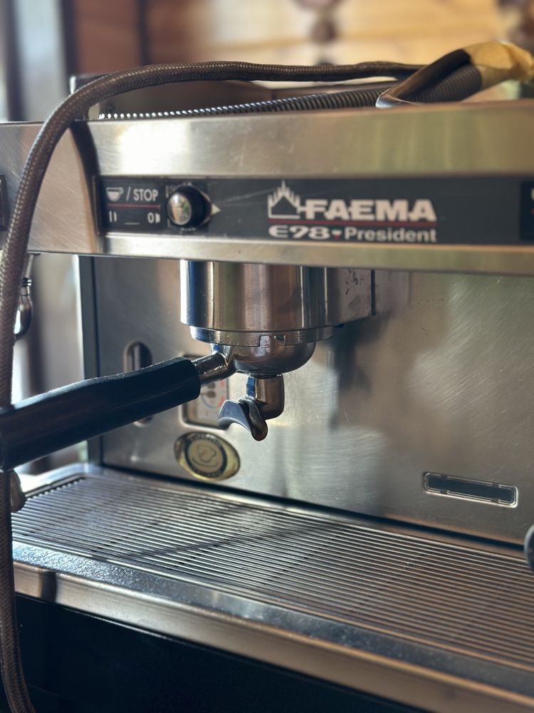 Професійна кавоварка для барів і кафе Faema E98 President S2 б/в