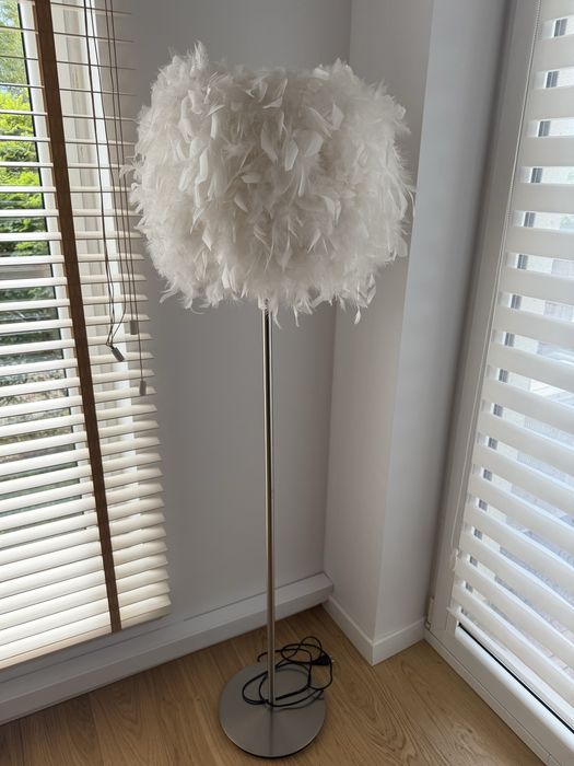 Lampa podlogowa z piórami