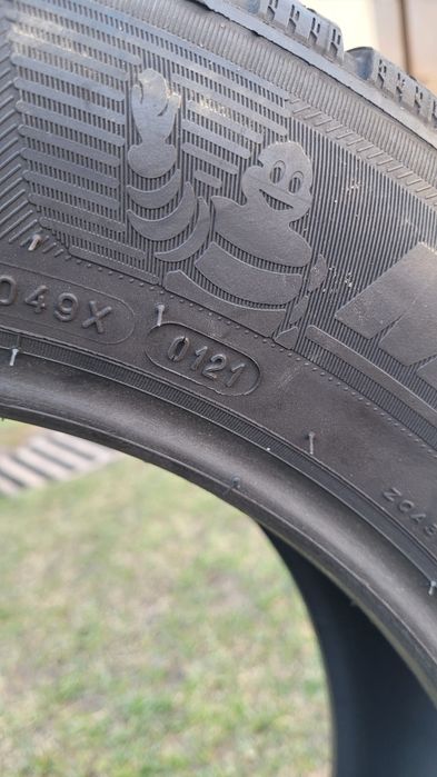 2x Michelin crossclimate 235/55r17 6.5mm