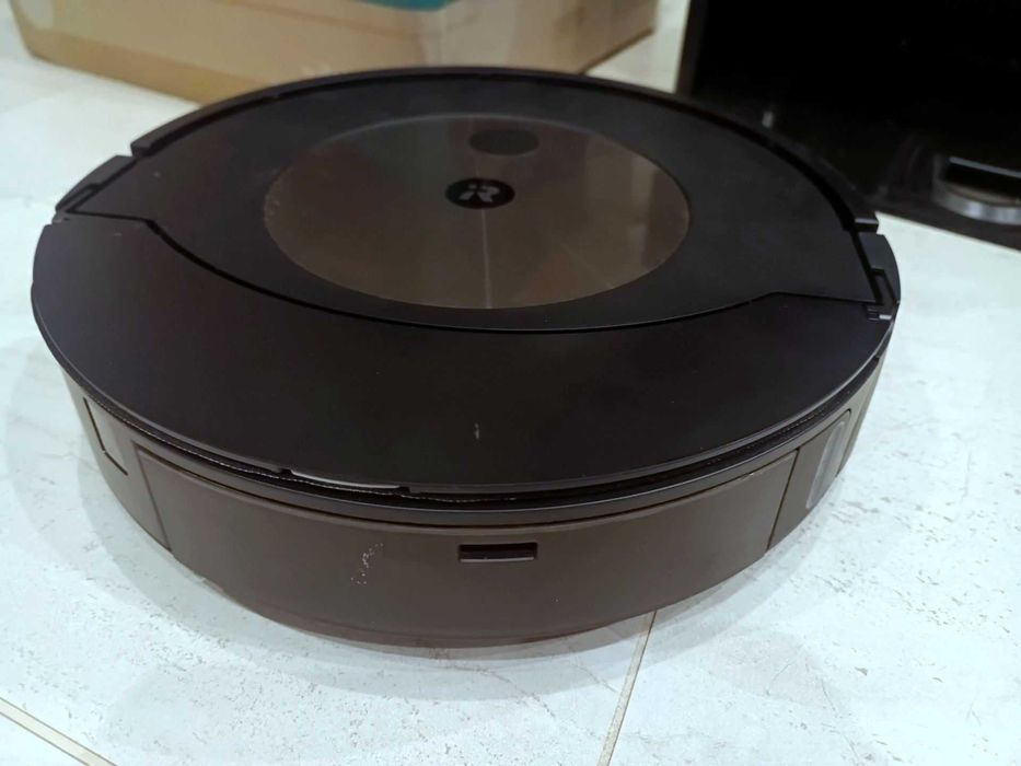 Odkurzacz robot sprzątający Roomba Combo j9+ stacja Clean Base AutoFil