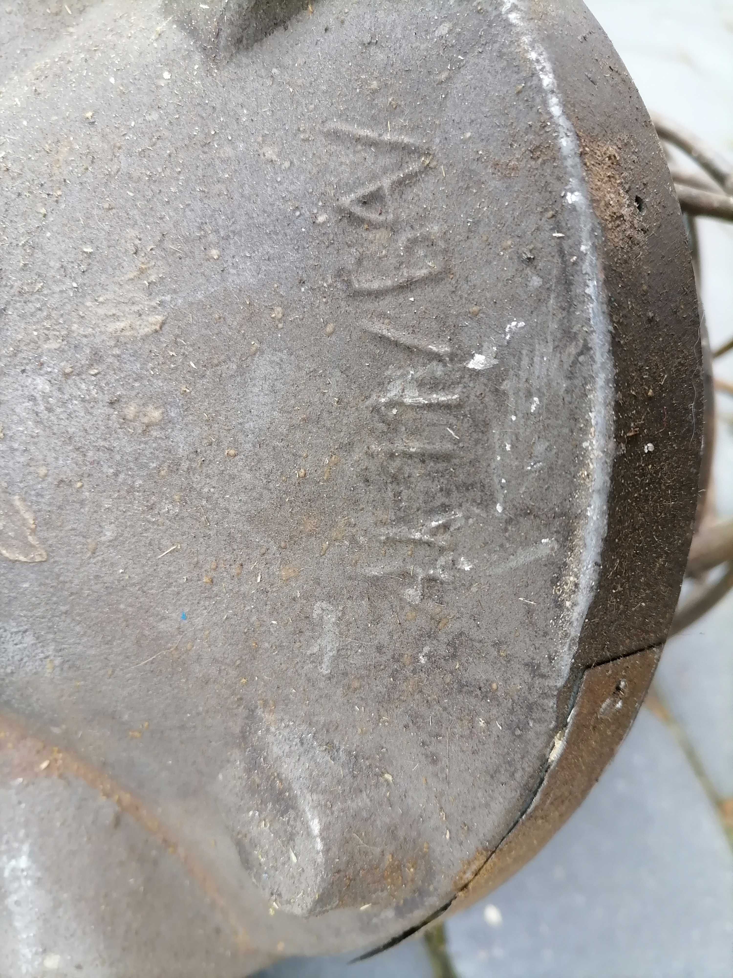 Lampa PRL przemysłowa