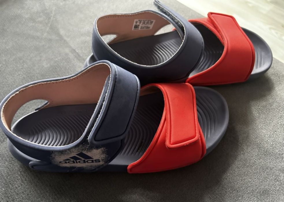 Sandały Adidas rozm. 34 jak NOWE