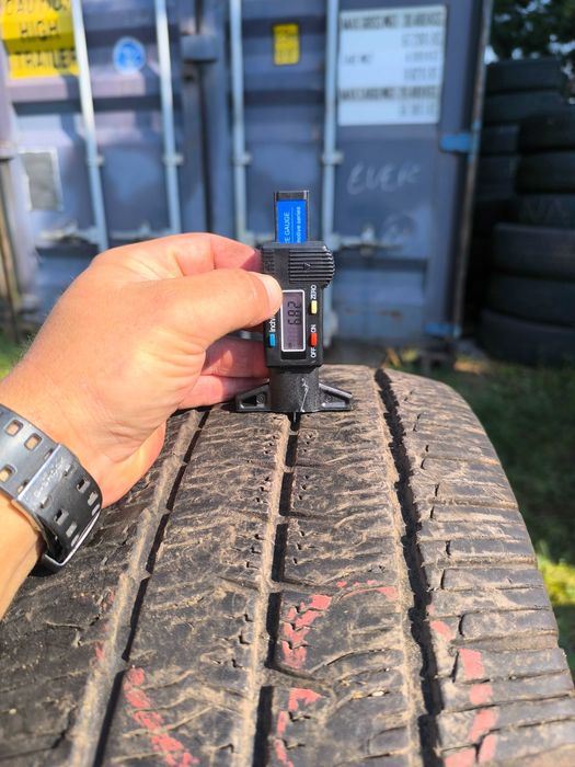 235/65/R16C	CONTINENTAL	Van Contact 4 Season	2024r	2szt	6,8mm 166AZ