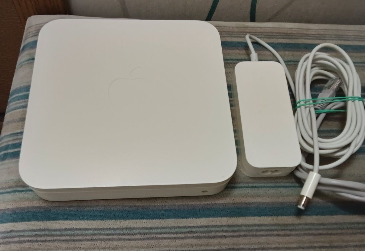 Wi-Fi Роутер Aplle Airport Extreme A1143