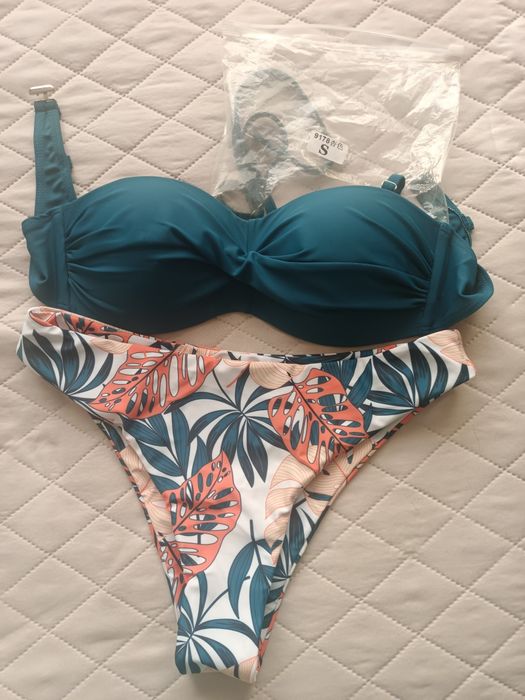 Купальник  S р.  Новий